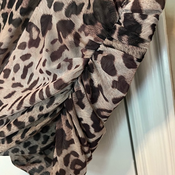 Guess top animal print tie strap size medium new - Picture 7 of 9